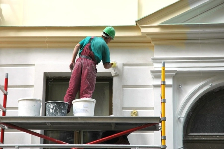 How Drywall Contractors Fix Water Damage Before Painting in Hollister, CA How Drywall Contractors Fix Water Damage Before Painting in Hollister, CA